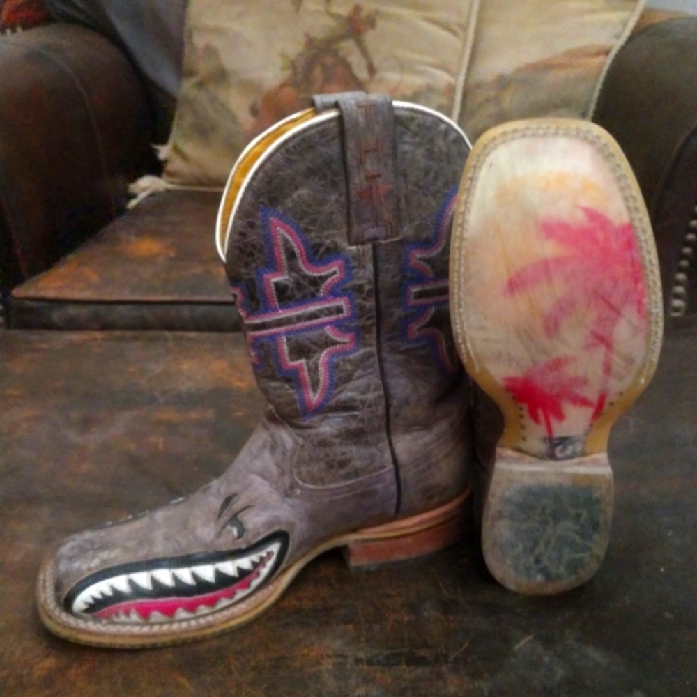 Tin Haul Man Eater Boots size 7.5 worn a few times. Great condition.